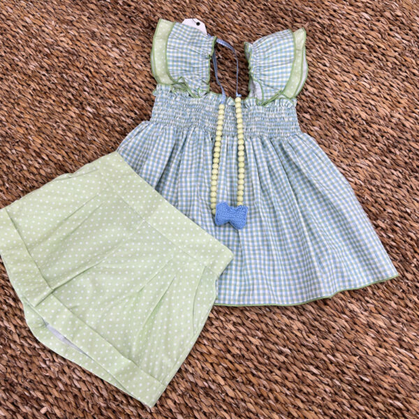 conjunto niña vichy verde y azul cadaques de short lunares de la firma española de moda infantil la martinica verano 2024