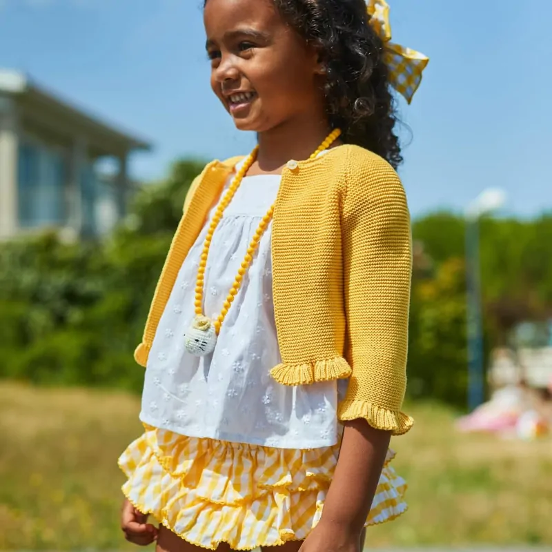 LM-CNJTO-NIÑA-BRAGA-VOLANTES-CUADROS-AMARILLO -KITTIExcf conjunto niña KITTIE braga volantees vichy amarillo blusa blanca la martinica verano 2025