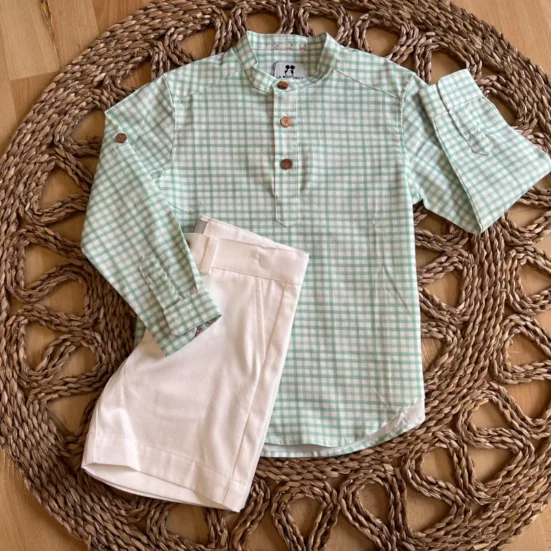 conjunto niño bermuda blanca camisa vichy verdosa roger, la martinica,verano 2025