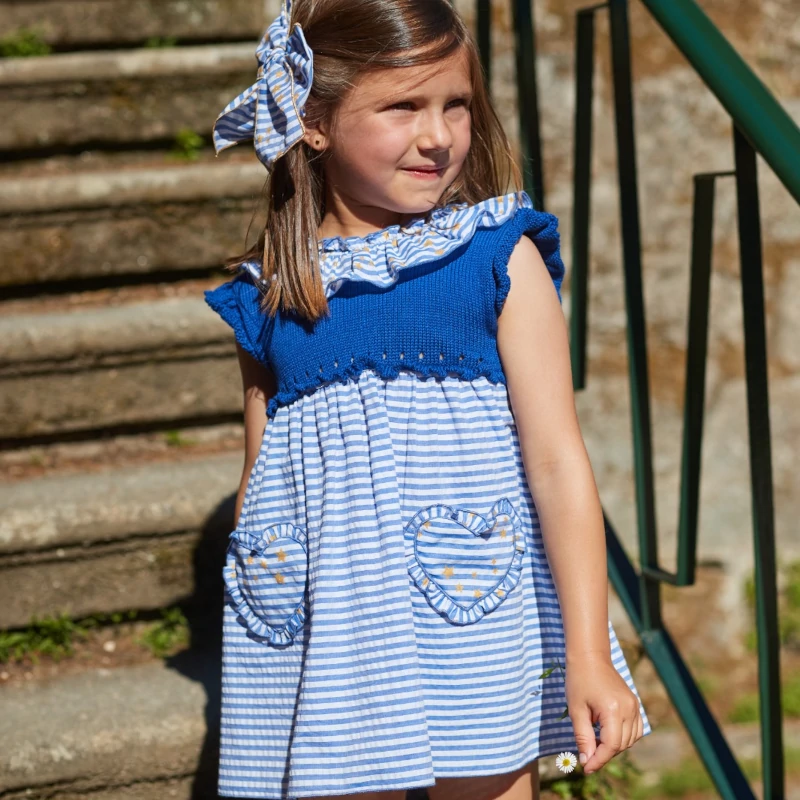 la-martinica-vestido-punto-new-york vestido punto azul y tela rayas bolsillos corazones new york la martinica verano 2025