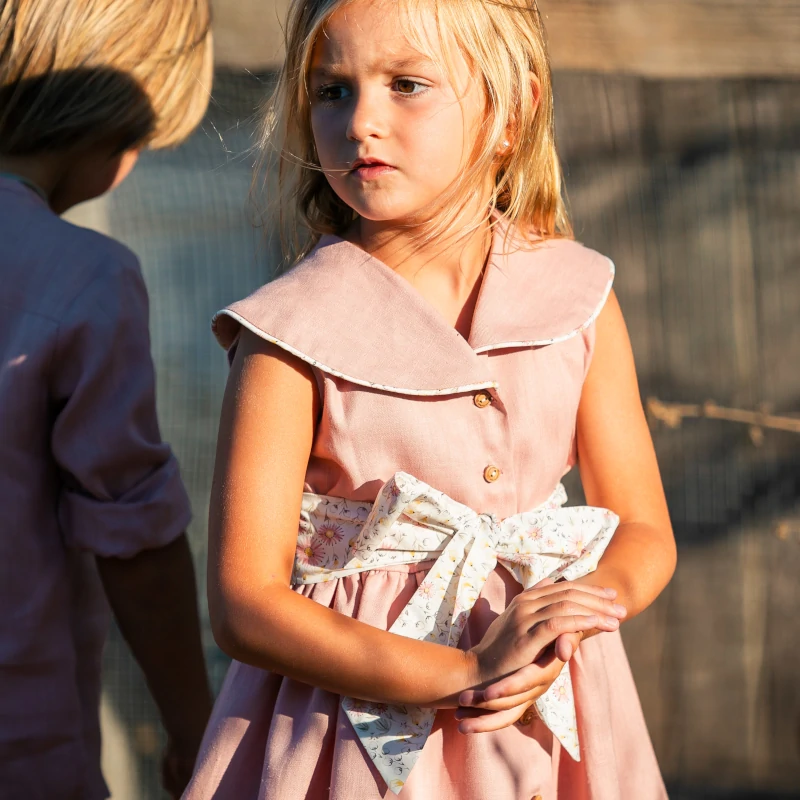 mm-vestido-rosa-lazada-liberty vestido lino rosa lazada liberty, manuela montero verano 2025, moda infantil española