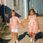 vestido lino rosa lazada liberty, manuela montero verano 2025, moda infantil española