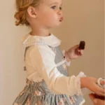 camisa niña volante puntilla blanco roto, mi canesu, invierno 2025, ranita volantito micropana bouquet