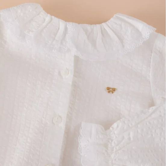 camisa niña cuello volante puntilla blanco roto,mi canesu, invierno 2025