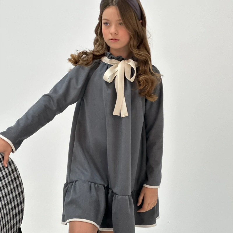 EVE-CHILDREN-6604VE-VESTIDO-VOLANTE-INFERIOR-RIBETE-LAZADA-BEIGE vestido gris volante inferior lazada beige, eve children invierno 2025 moda infantil española
