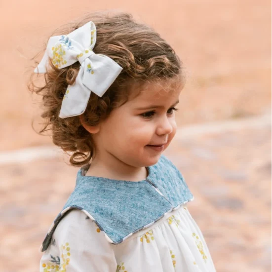 lazo de pelo estampado mimosa, manuela montero invierno 2025, moda infantil española