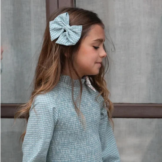 LAZO PELO CUADROS VICHY TEERDDE TURQUESA RAMAS, MANUELA MONTERO INVIERNO 2025