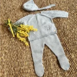 conjunto bebe celeste empolvado punto polaina, martin aranda invierno 2025, moda infantil española
