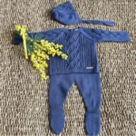 conjunto de polaina punto con capota, martin aranda , bebe niño, invierno 2025 , moda infantil española