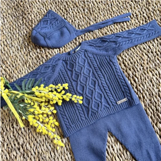 conjunto de polaina punto con capota, martin aranda , bebe niño, invierno 2025 , moda infantil española