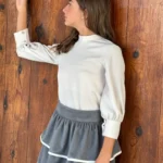 CONJUNTO NIÑABLUSON BEIGE FALDA DOBLE VOLANTE GRIS, EVE CHILDREN INVIERNO 2025