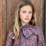 conjunto niña blusa lazada print falda azul,eve children, invierno 2025
