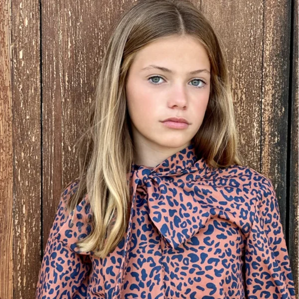 conjunto niña blusa lazada print falda azul,eve children, invierno 2025