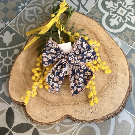 LAZO MEDIANO ESTAMPADO FLORAL MI PETIT MON, COMPLEMENTOS LA MARTINICA, INVIERNO 2025