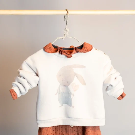 sudadera conejo con globo corazón, ropa infantil mia y lia, invierno 2025, ropa casual
