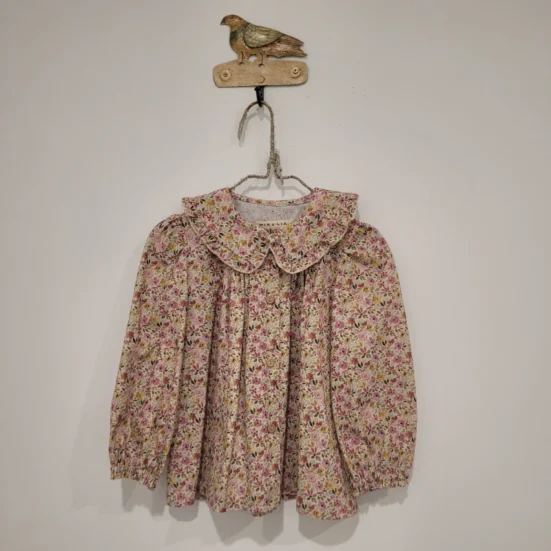 blusa flores rosa, mia lia, invierno 2025, firma española de moda infantil invierno 2025