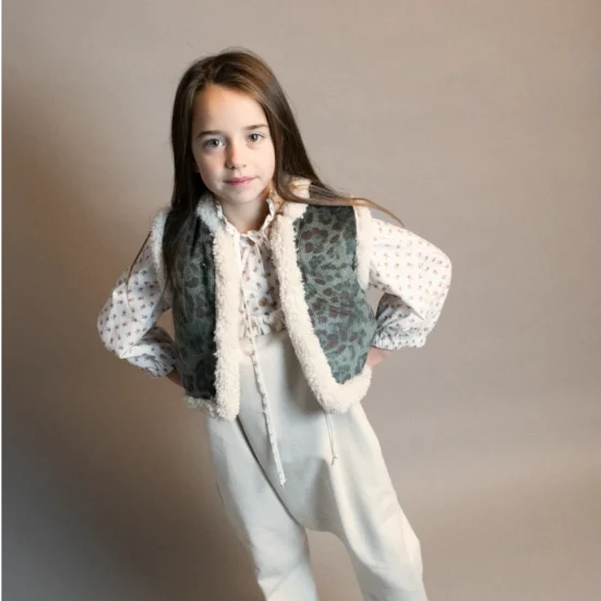 chaleco camuflaje, mia y lia, invierno 2025 moda infantil española