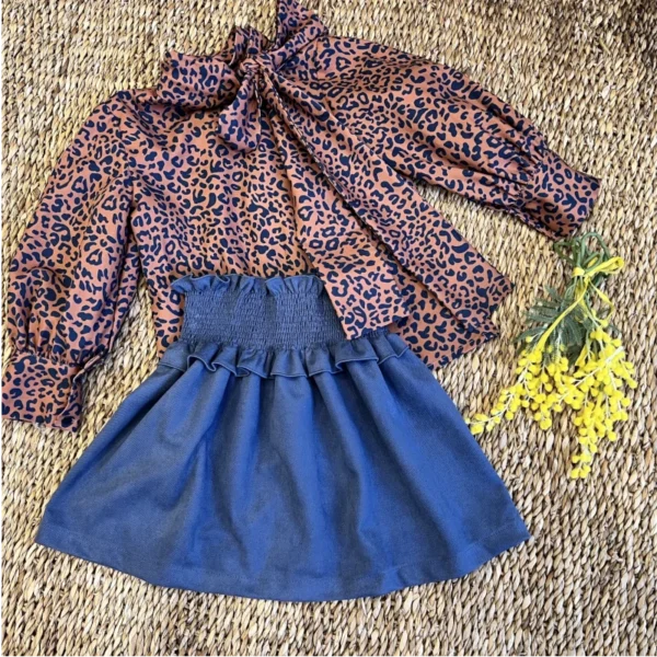 conjunto niña blusa lazada print falda azul, eve children invierno 2025