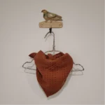 pañuelo topos teja, mia y lia, invierno 2025, complementos