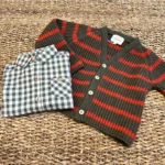 rebeca kaki verde rayas naranjas be more kids, invierno 2025, moda infantil española