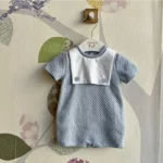 PELELE PUNTO AZUL CELESTE, COLECCIÓN ESPUMA, PAZ RODRIGUEZ VERANO 2026, MODA INFANTIL ESPAÑOLA, MODA CON ESTILO BEBE, ROPA CÓMODA BEBE